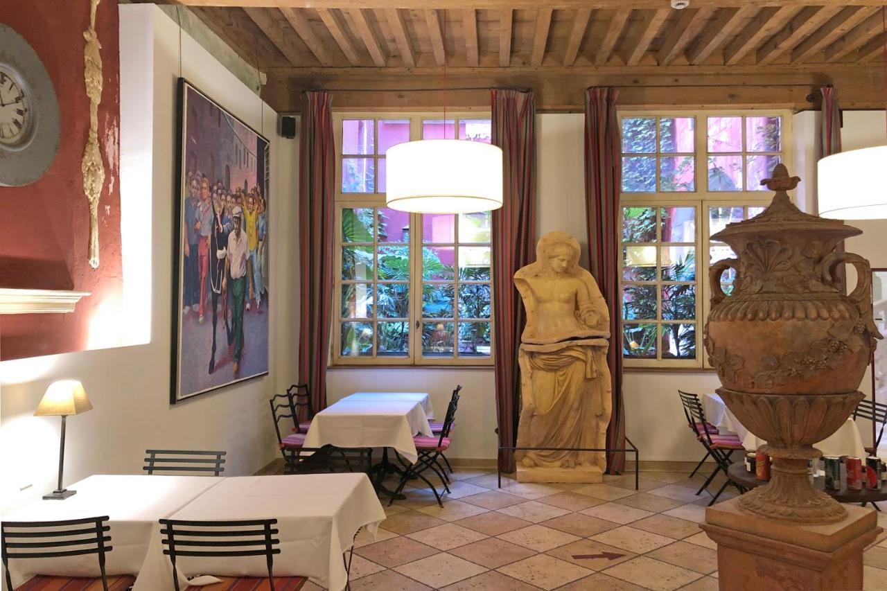 De L'amphithéâtre Hotel