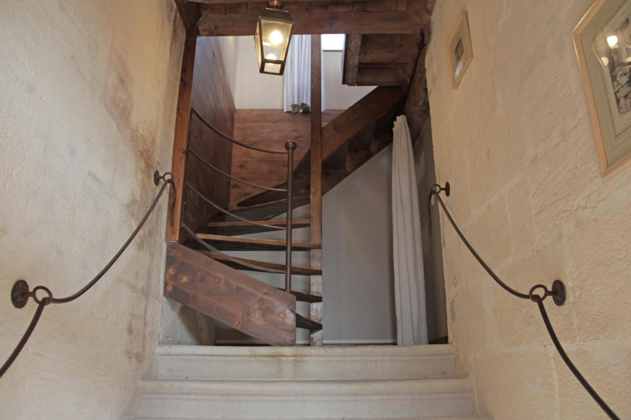 De L'amphithéâtre Arles